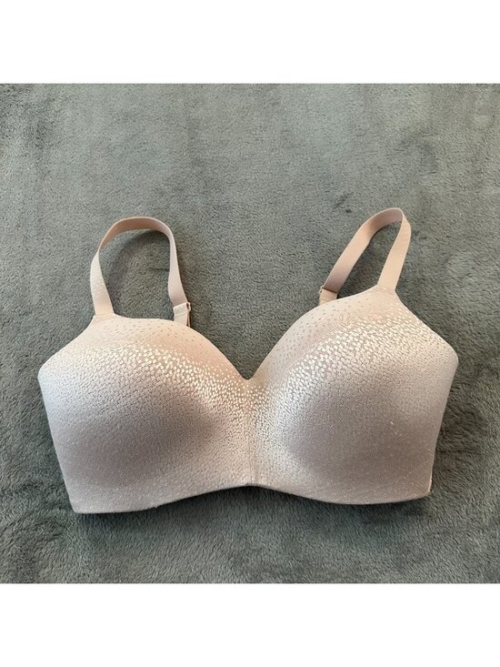 Wacoal Other - Wacoal Back Appeal Wireless Wire Free Bra Women's size 38G 856303